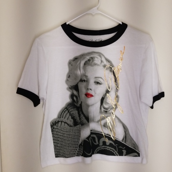 Tops - Marilyn Monroe graphic tshirt short sleeve women's